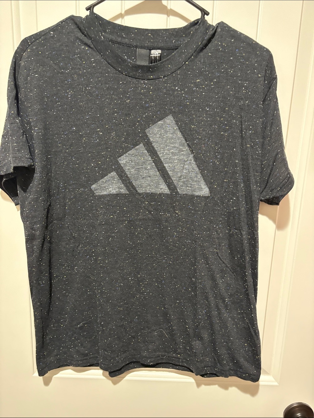 Adiddas women’s Heather black Speckled Logo Tee